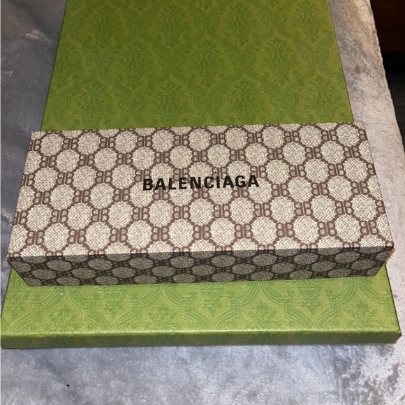 The hackers project double B monogram scarf “balenciaga” - Picture 7 of 7